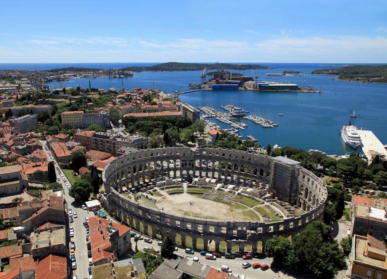 Apartments With A Parking Space Pula - 6985 Extérieur photo